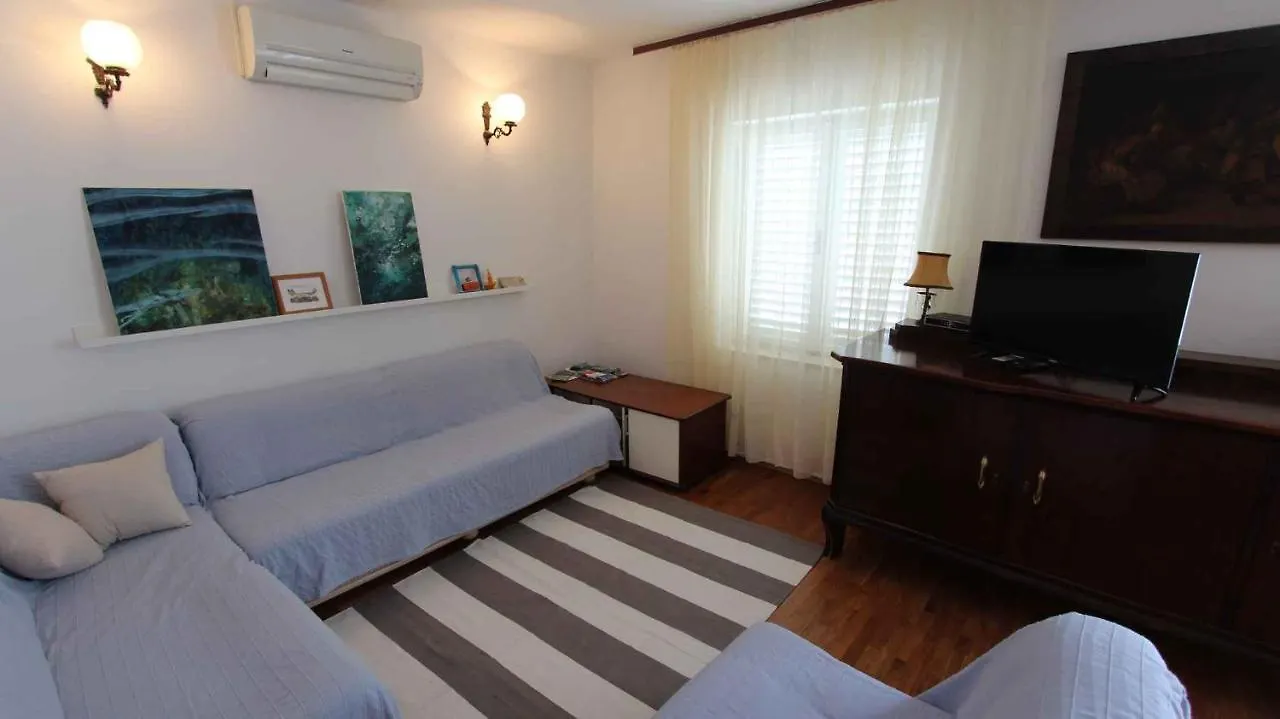 Apartment In Malinska/Insel Krk 12778