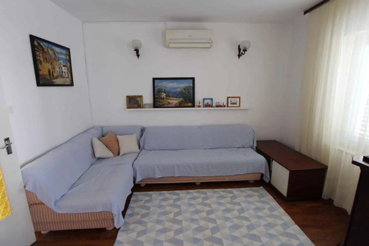 Apartment In Malinska/Insel Krk 12778
